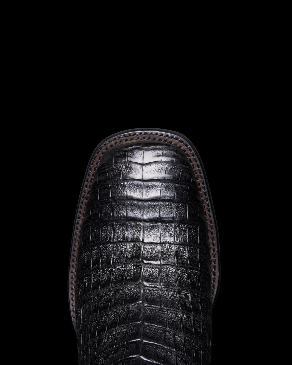 Toe view of The William - Midnight on plain background