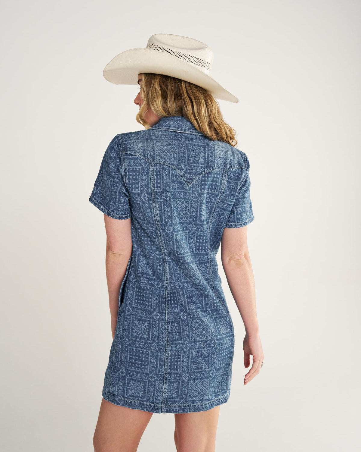 Closeup detail view of Women's Short Sleeve Mini Pearl Snap Dress - Blue Bandana