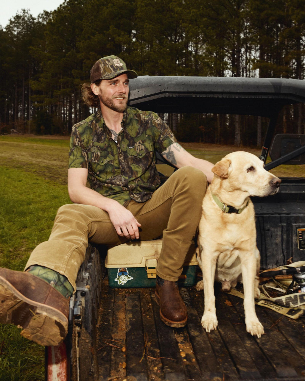 Closeup detail view of Men's Tecovas x Mossy Oak Performance Western Short Sleeve - Full Foliage