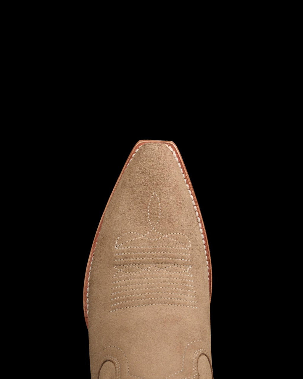 Toe view of The Annie Eyelet - Taupe Roughout on plain background