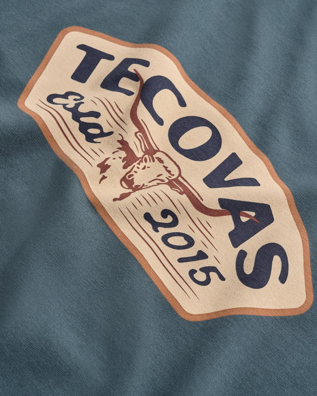 Closeup detail view of Men's Longhorn Badge T-Shirt - Dark Slate