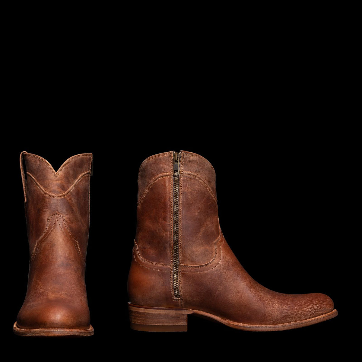 Pair view of The Dean - Scotch on plain background