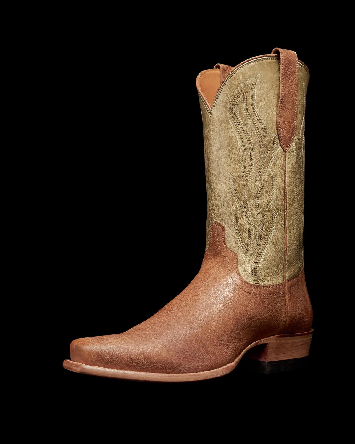 Quarterfront view of The Warren - Tumbleweed / Light Sage Calfskin on plain background