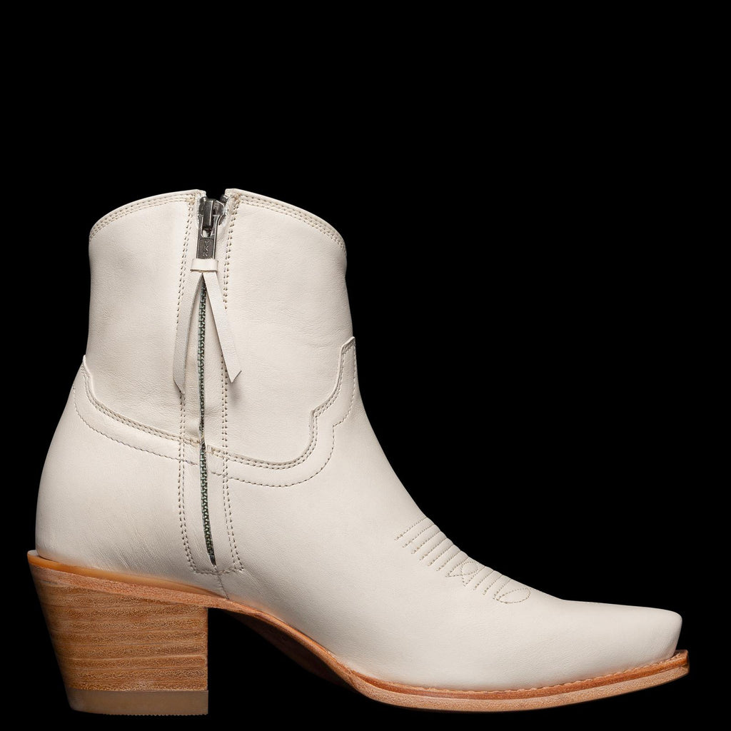 Profile view of The Daisy - Bone on plain background