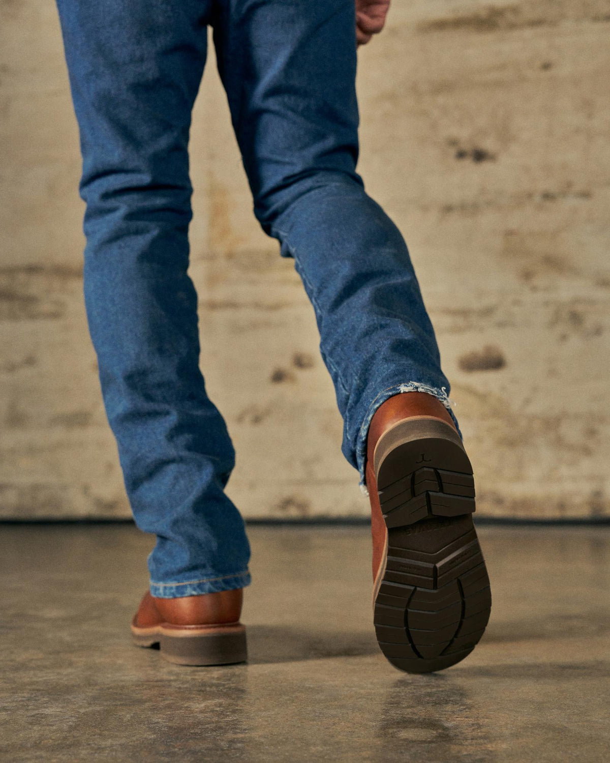 Toe view of The LH WP Round Comp Toe Work Boot - Saddle Cowhide on plain background