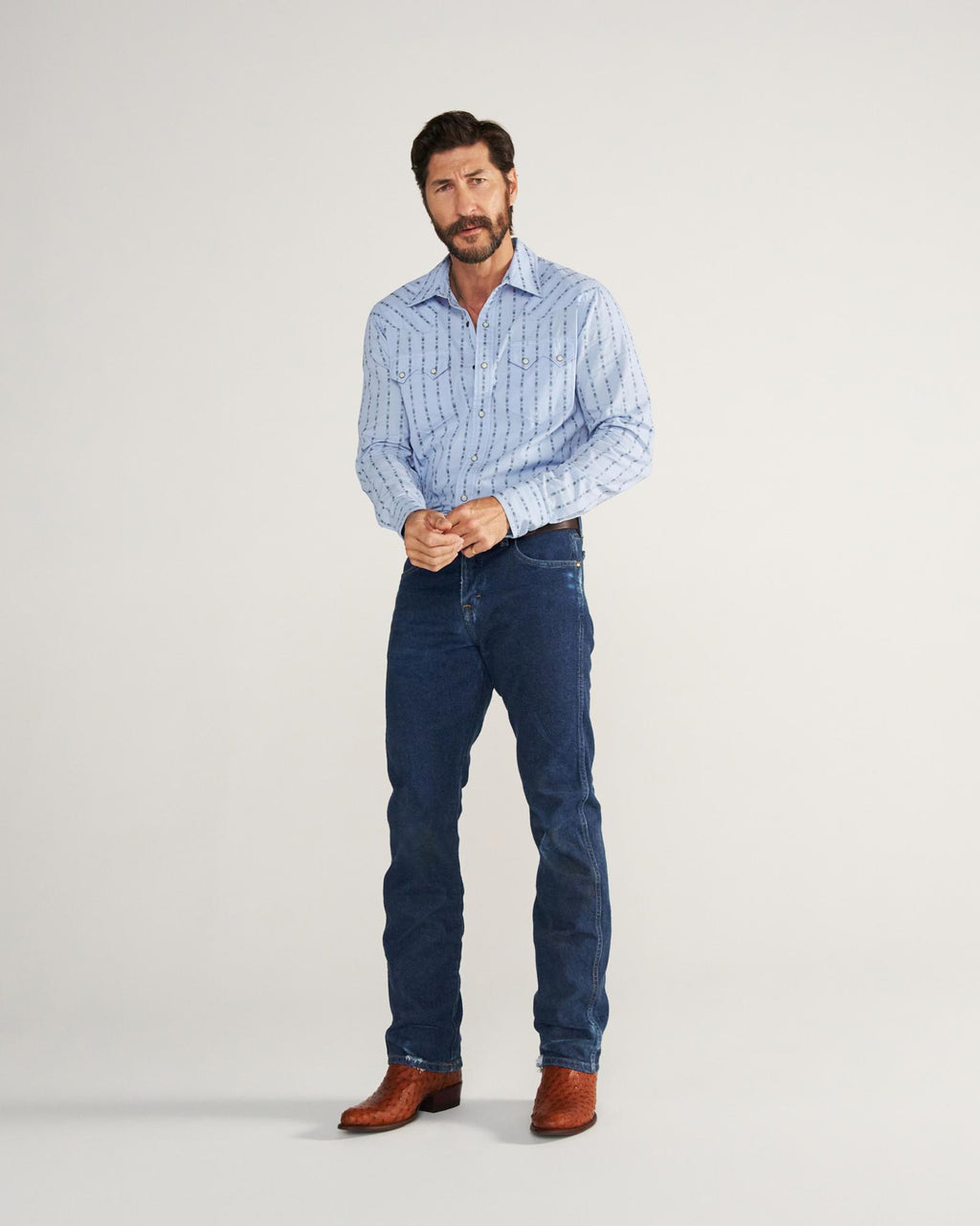 Closeup detail view of Men's Vintage Weight Pearl Snap LS - Chambray / Storm