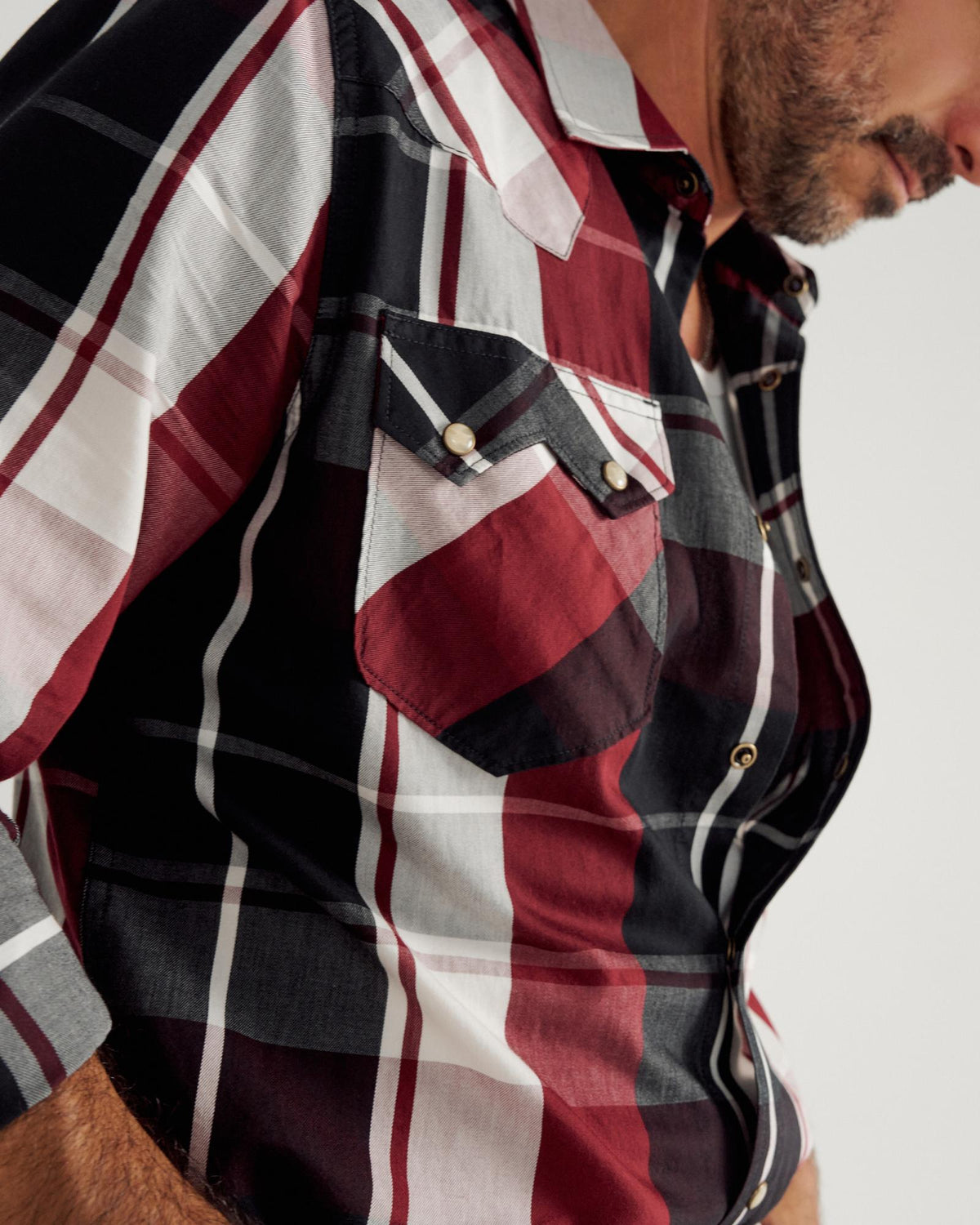 Closeup detail view of Men's Vintage Weight Pearl Snap LS - Port / Black