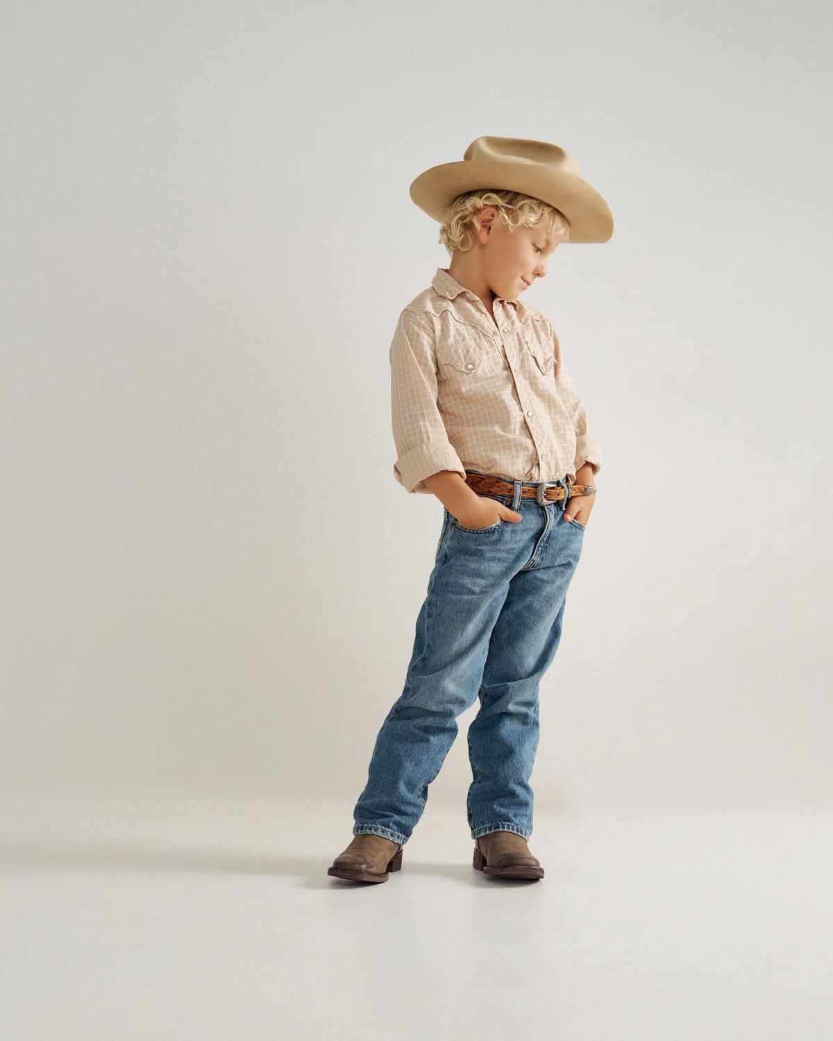 Full view of The Doc Kid - Cafe on model
