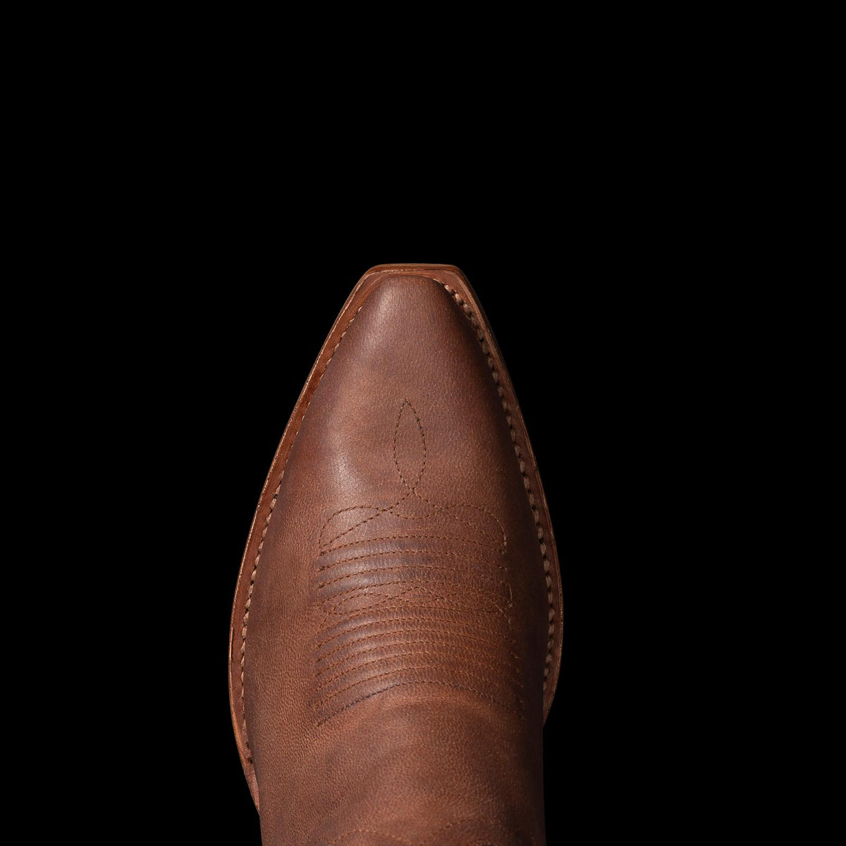 Toe view of The Daisy - Scotch on plain background