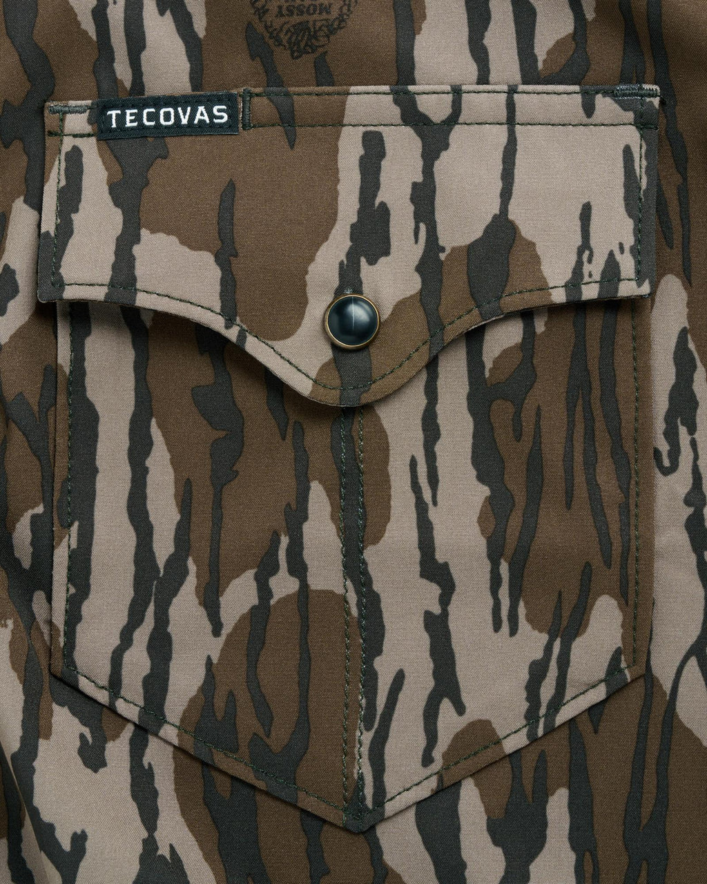 Closeup view of Men's Tecovas x Mossy Oak Performance Western Short Sleeve - Original Bottomland