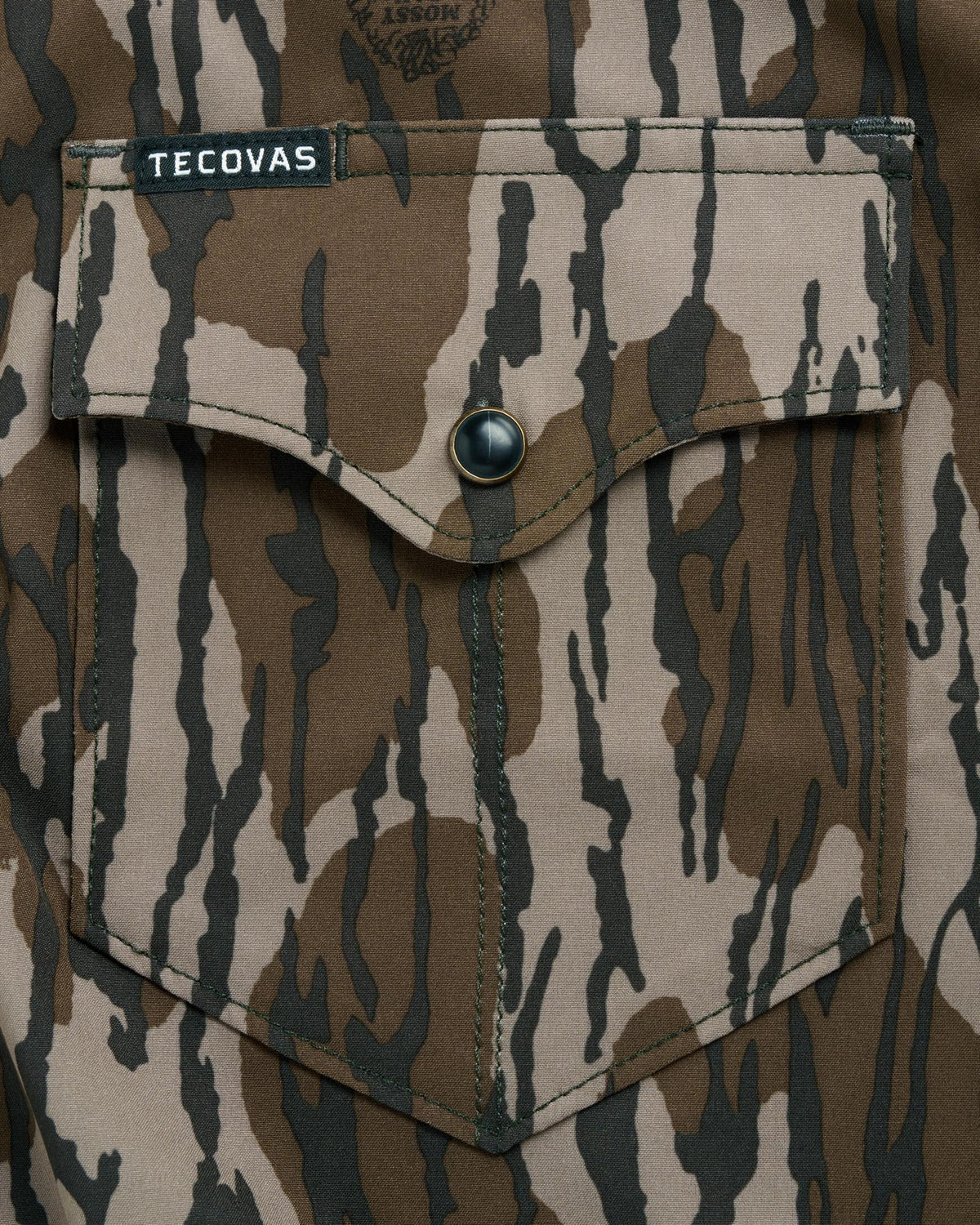 Closeup view of Men's Tecovas x Mossy Oak Performance Western Short Sleeve - Original Bottomland
