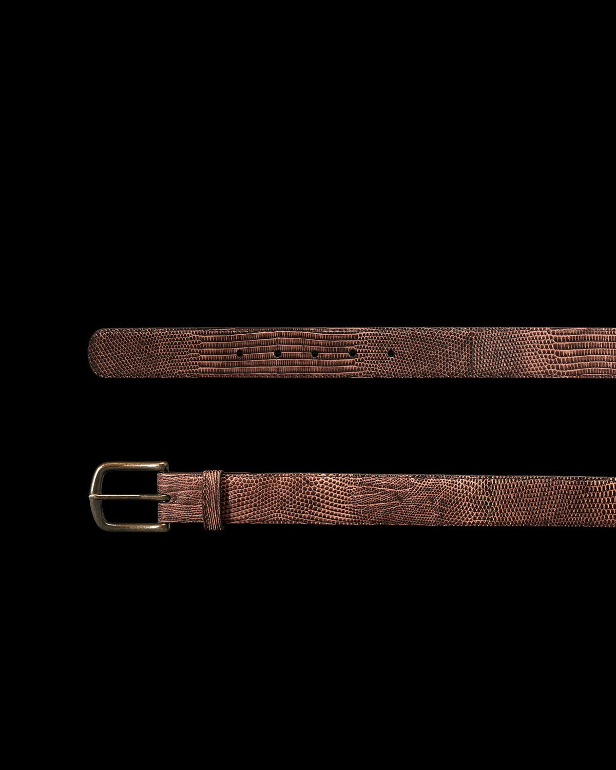 Closeup view of Men's Lizard Belt - Cask