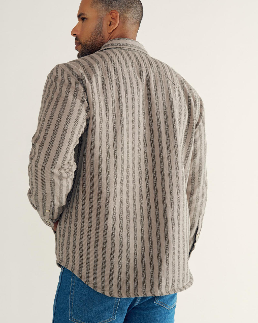 Closeup detail view of Men's Sawtooth Pearl Snap Shacket - Gray / Black
