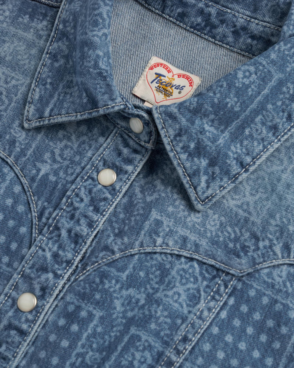 Closeup detail view of Women's Short Sleeve Mini Pearl Snap Dress - Blue Bandana