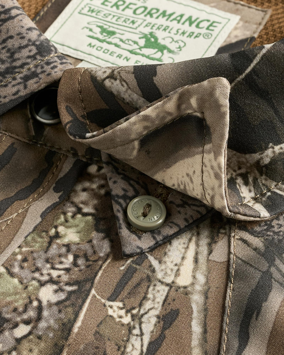 Closeup detail view of Men's Tecovas x Mossy Oak Performance Western - Original Break-Up