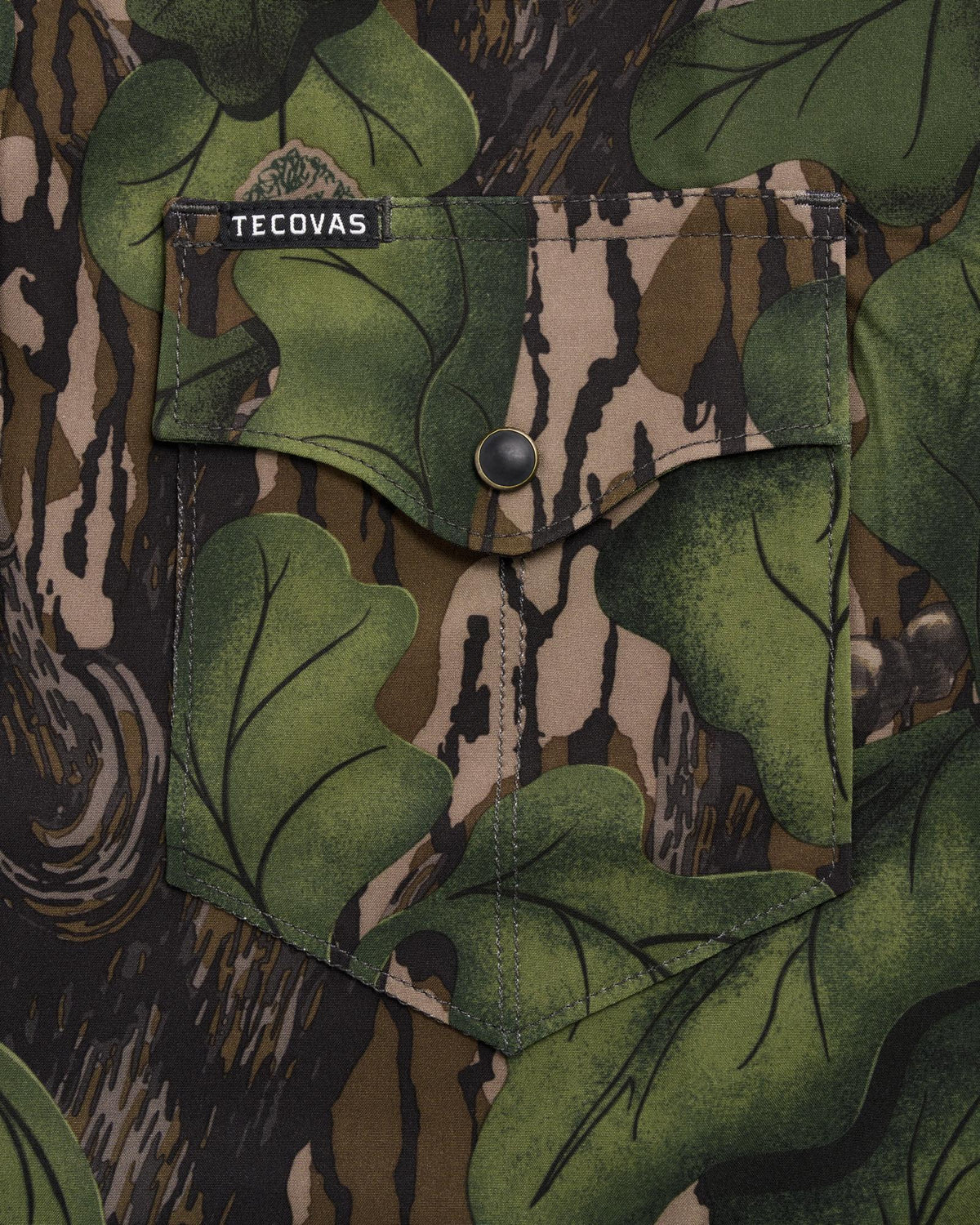 Closeup detail view of Men's Tecovas x Mossy Oak Performance Western Short Sleeve - Full Foliage