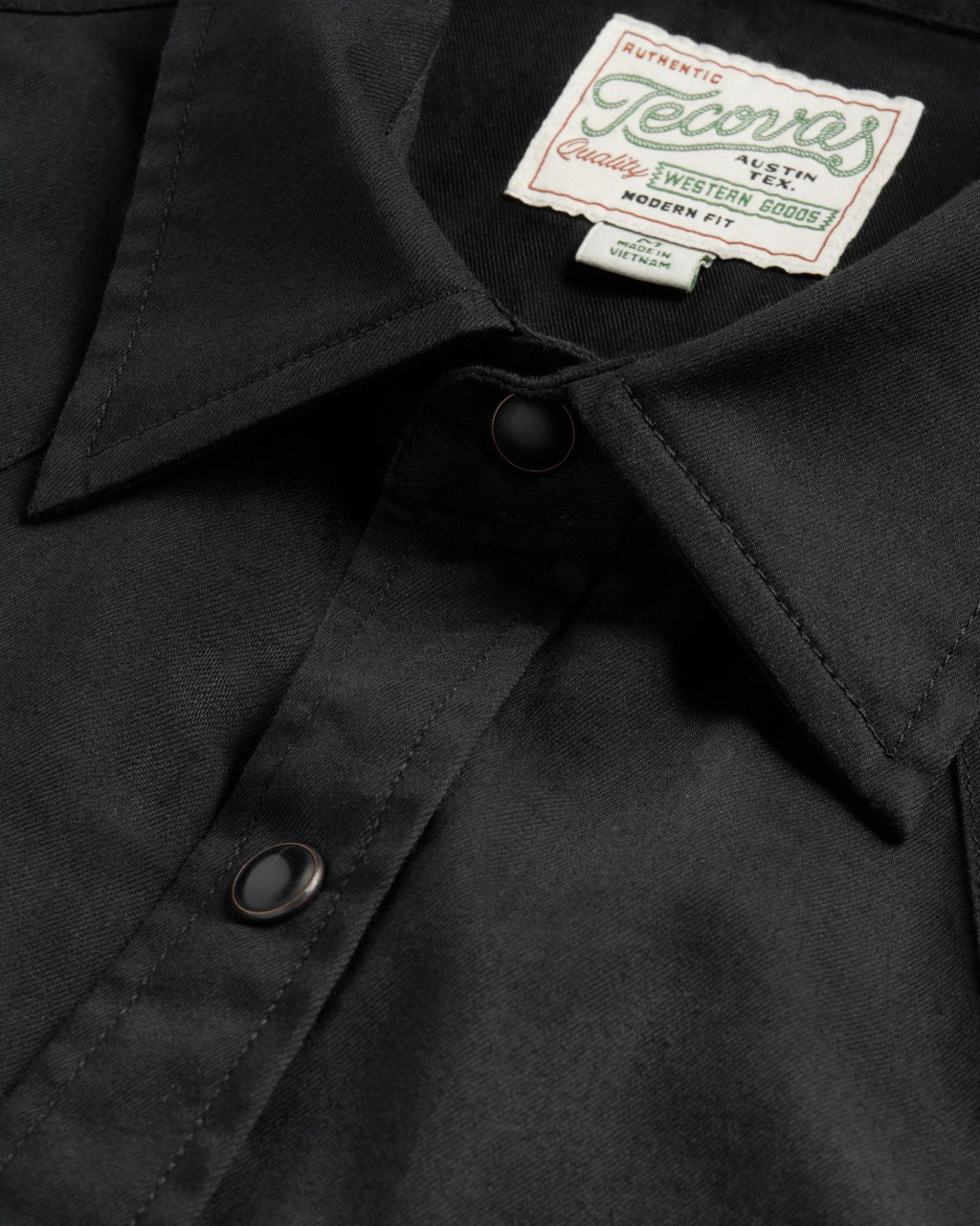 Closeup detail view of Men's Vintage Weight Short Sleeve Pearl Snap - Midnight