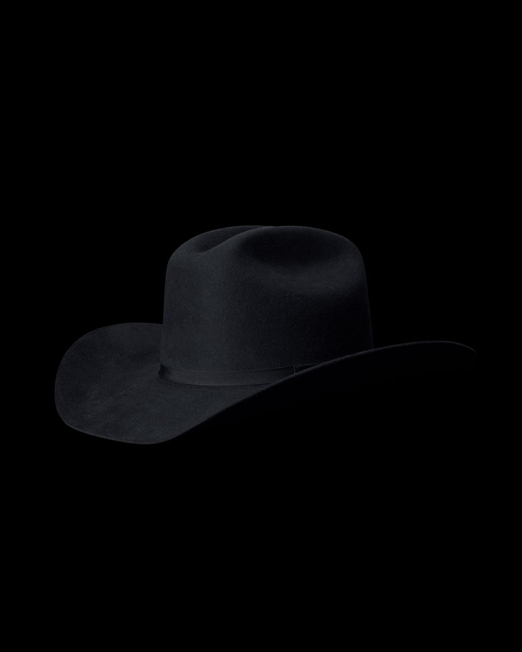 Quarterfront view of Cattleman Fur Cowboy Hat - Black on plain background