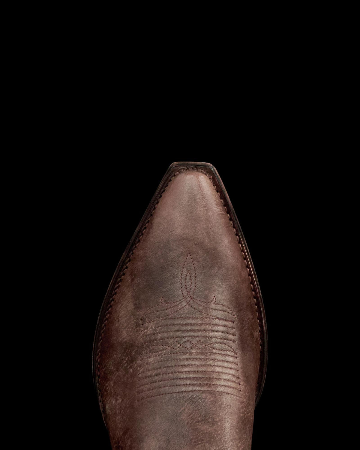 Toe view of The Garrett Eagle - Steel Deerskin on plain background