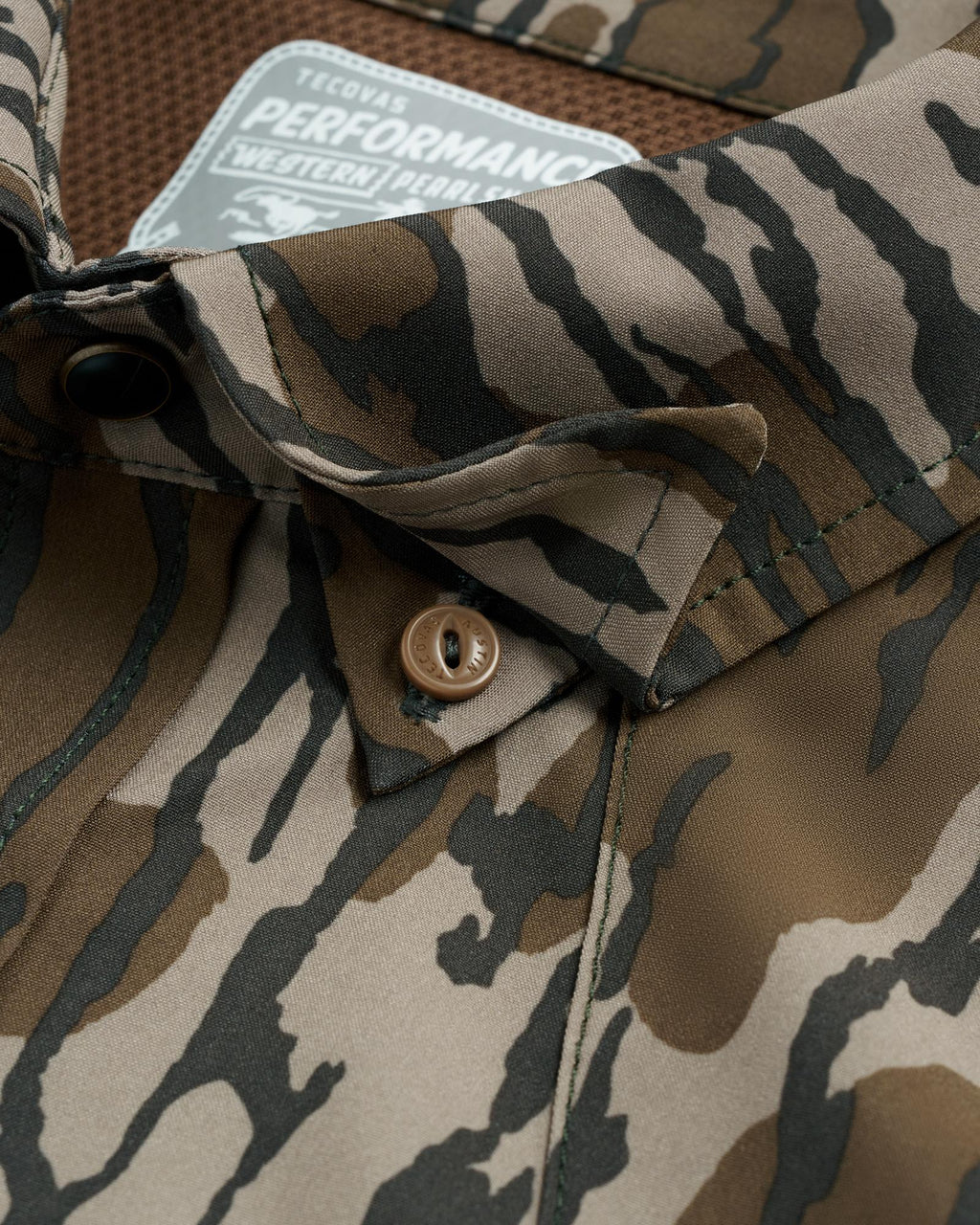 Closeup view of Men's Tecovas x Mossy Oak Performance Western Short Sleeve - Original Bottomland